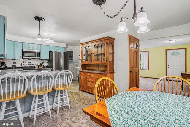 12 GREENBRIAR DR, York, PA 17407