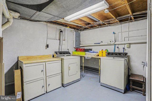 12 GREENBRIAR DR, York, PA 17407