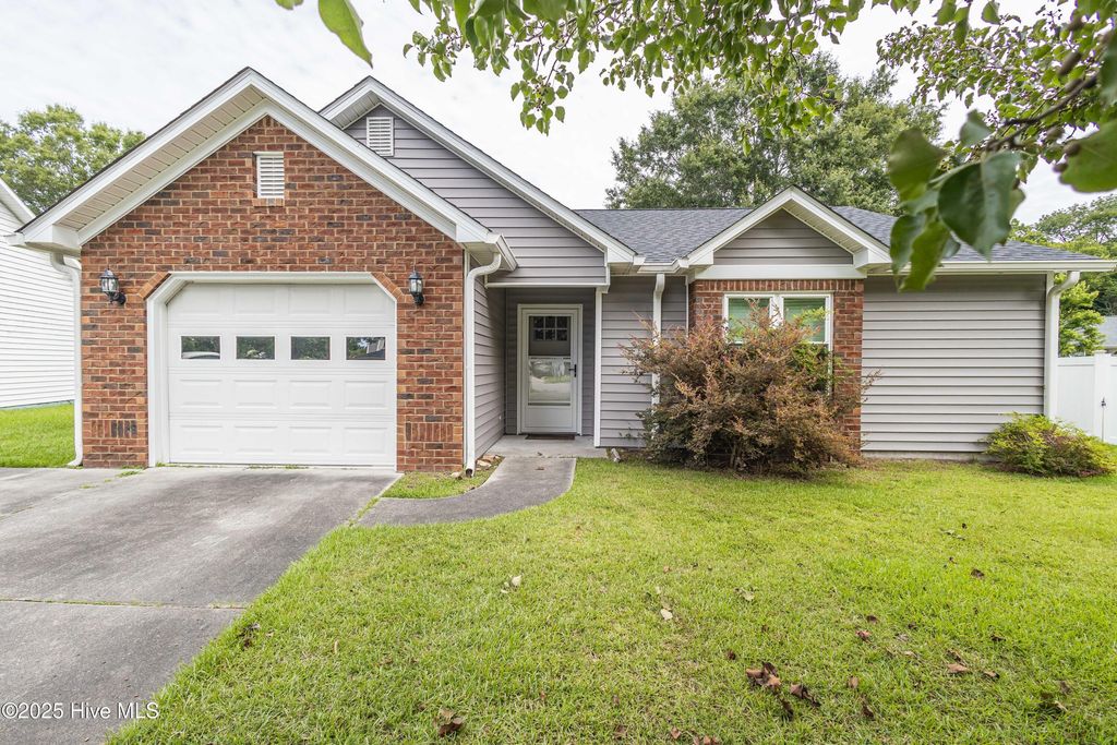 527 Jimmies Creek Drive, New Bern, NC 28562