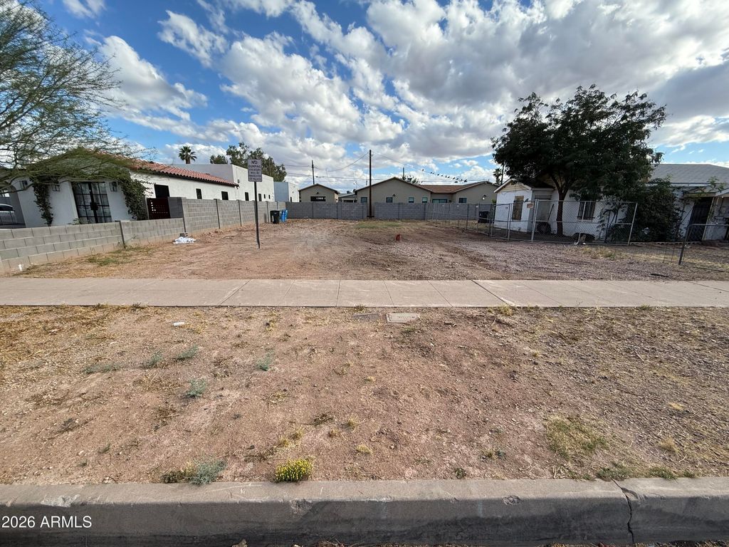 1105 E FILLMORE Street 27, Phoenix, AZ 85006