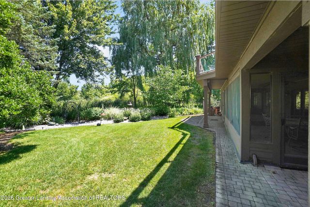 6270 Pine Hollow Drive, East Lansing, MI 48823