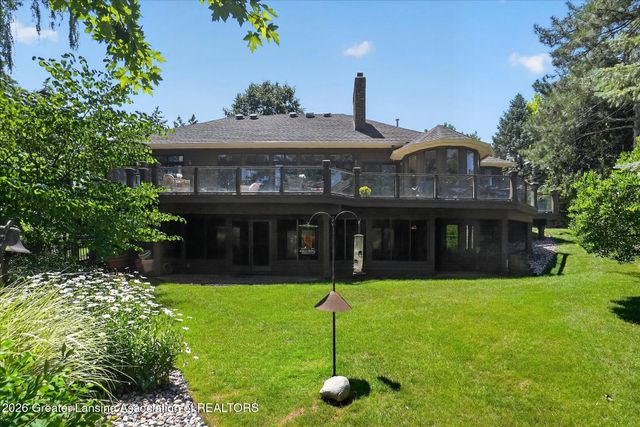 6270 Pine Hollow Drive, East Lansing, MI 48823