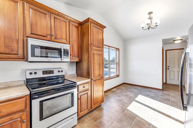 1320 CARDINAL LANE, Howard, WI 54313