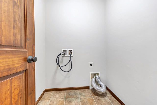 1320 CARDINAL LANE, Howard, WI 54313