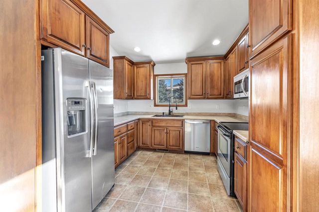 1320 CARDINAL LANE, Howard, WI 54313