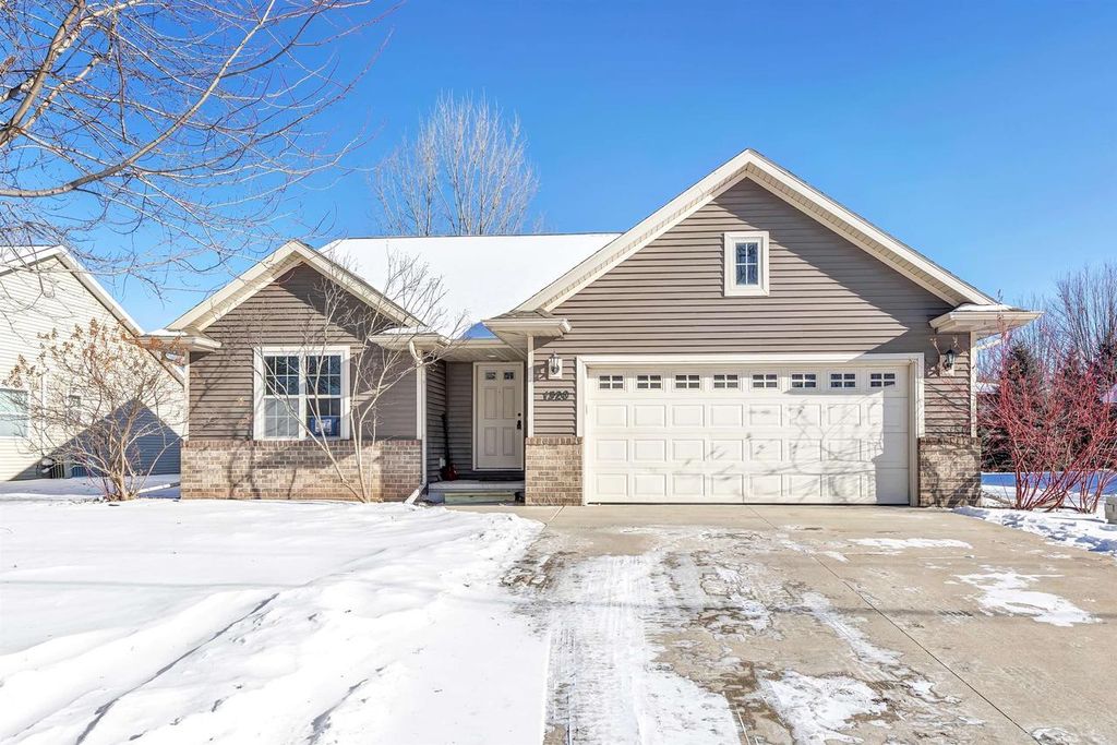 1320 CARDINAL LANE, Howard, WI 54313