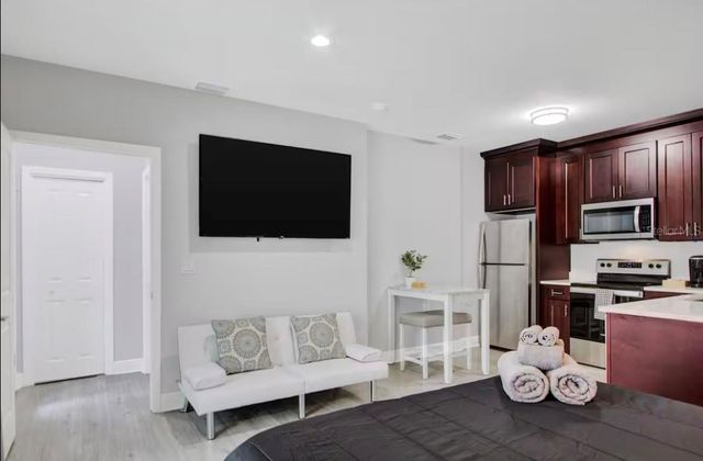 405 S WESTLAND AVENUE 3, Tampa, FL 33606