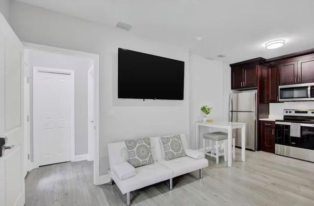 405 S WESTLAND AVENUE 3, Tampa, FL 33606