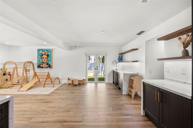 21000 NE 18th Court, Miami, FL 33179