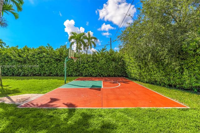 21000 NE 18th Court, Miami, FL 33179