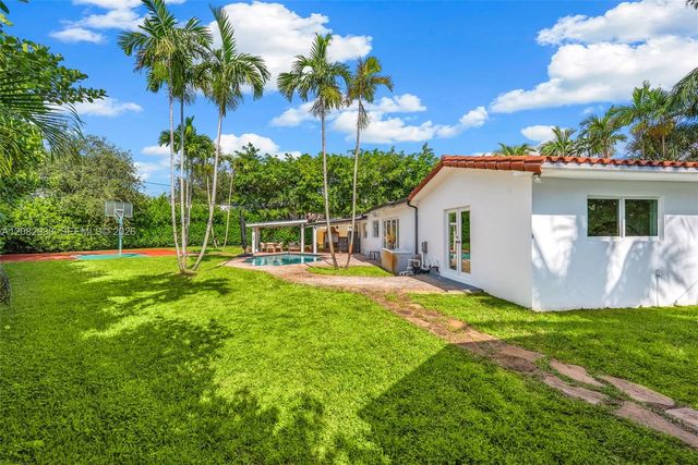 21000 NE 18th Court, Miami, FL 33179