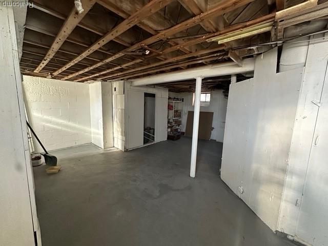 2325 Kendall Street, Detroit, MI 48238