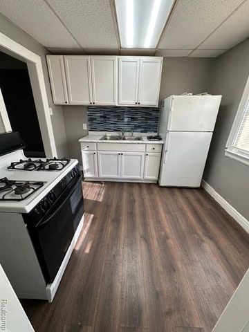 2325 Kendall Street, Detroit, MI 48238