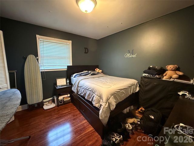 1130 16th Avenue NW, Hickory, NC 28601