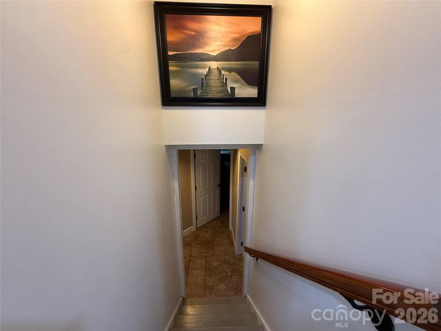 1130 16th Avenue NW, Hickory, NC 28601