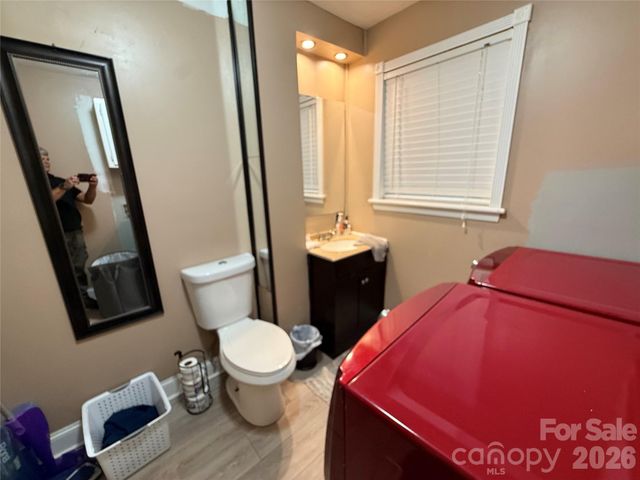 1130 16th Avenue NW, Hickory, NC 28601