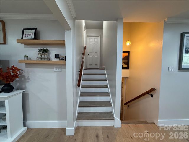 1130 16th Avenue NW, Hickory, NC 28601