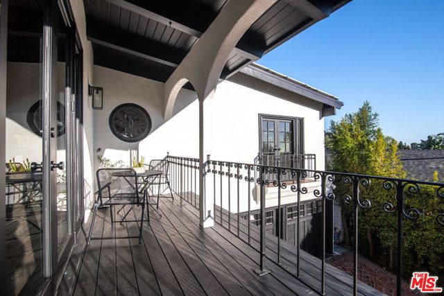 9265 Thrush Way, Los Angeles, CA 90069