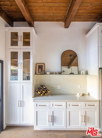 9265 Thrush Way, Los Angeles, CA 90069