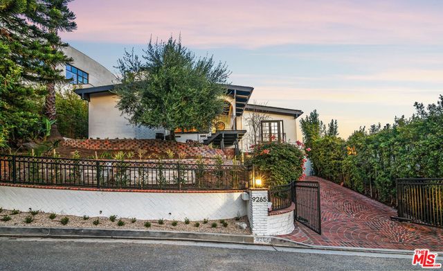 9265 Thrush Way, Los Angeles, CA 90069
