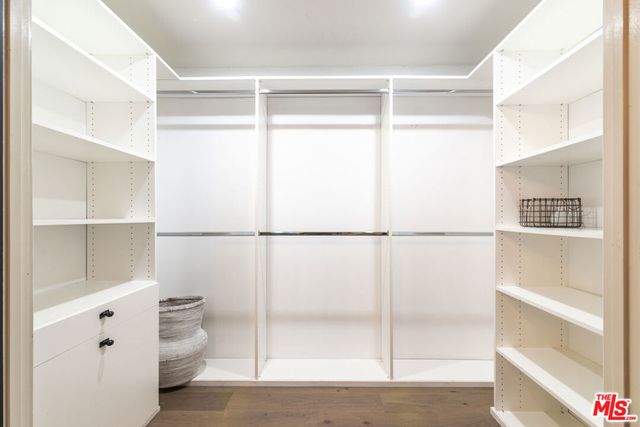 9265 Thrush Way, Los Angeles, CA 90069