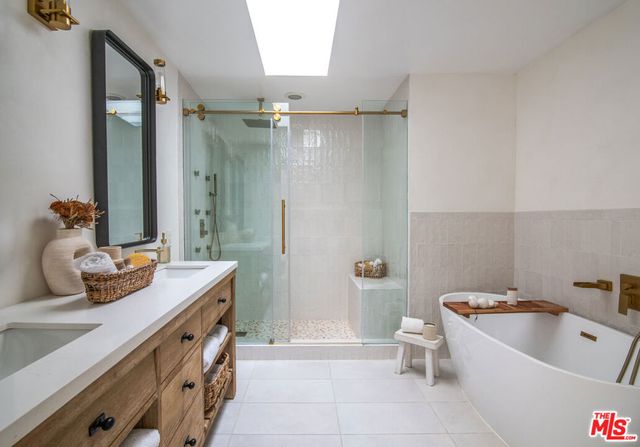 9265 Thrush Way, Los Angeles, CA 90069