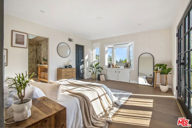 9265 Thrush Way, Los Angeles, CA 90069