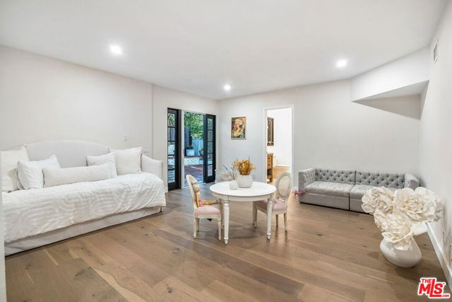 9265 Thrush Way, Los Angeles, CA 90069