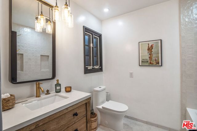 9265 Thrush Way, Los Angeles, CA 90069