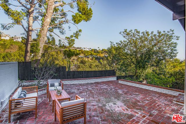 9265 Thrush Way, Los Angeles, CA 90069