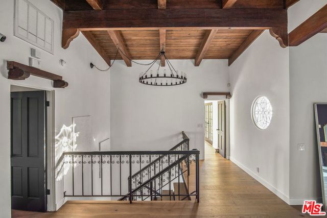 9265 Thrush Way, Los Angeles, CA 90069