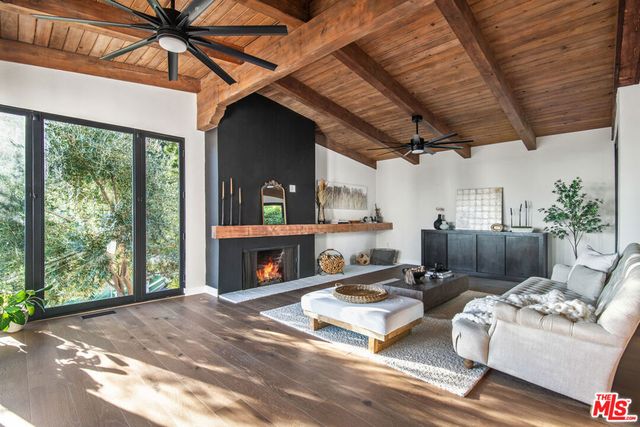 9265 Thrush Way, Los Angeles, CA 90069