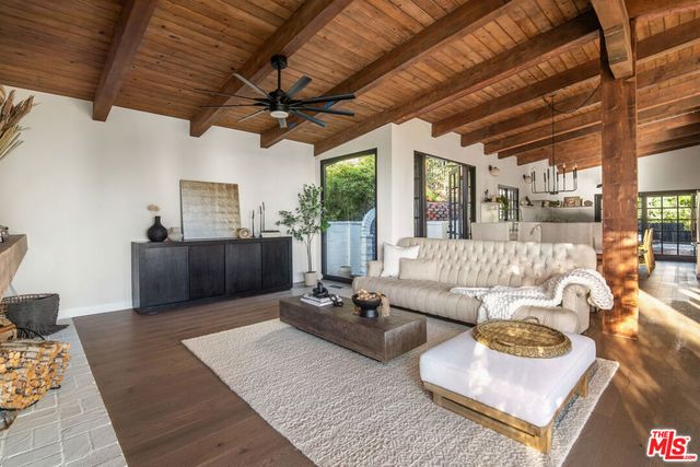 9265 Thrush Way, Los Angeles, CA 90069