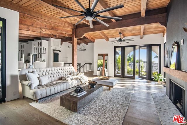 9265 Thrush Way, Los Angeles, CA 90069