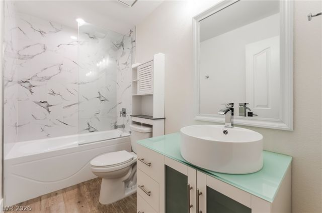 5325 North El Capitan Way, Las Vegas, NV 89149