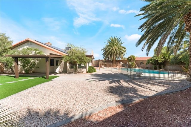 5325 North El Capitan Way, Las Vegas, NV 89149