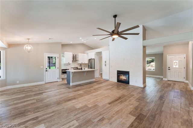 5325 North El Capitan Way, Las Vegas, NV 89149