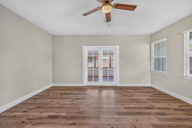 957 W Pico, Clovis, CA 93612