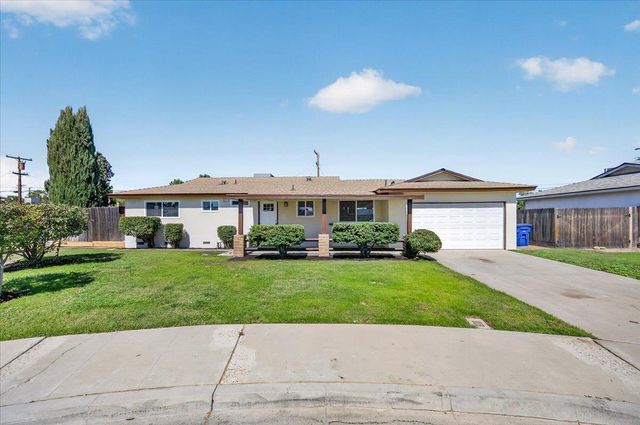 957 W Pico, Clovis, CA 93612