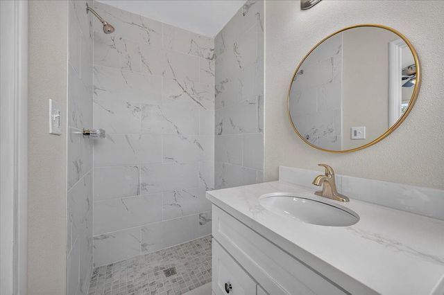 957 W Pico, Clovis, CA 93612