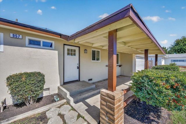 957 W Pico, Clovis, CA 93612