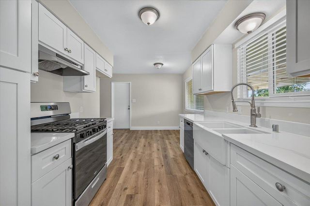 957 W Pico, Clovis, CA 93612