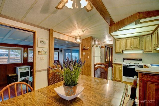 243 Schinn Canyon Court, Deming, WA 98244