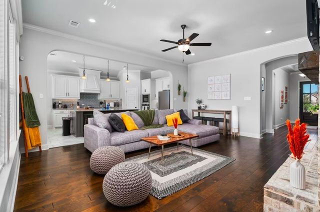 1089 Kreece Drive, Hewitt, TX 76643