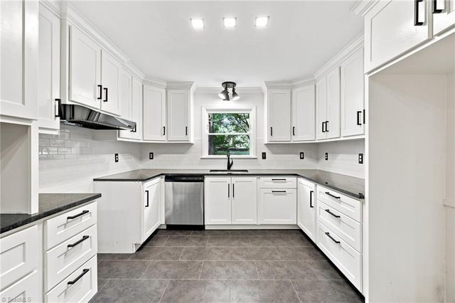 4790 Country Boy Lane, Clemmons, NC 27012