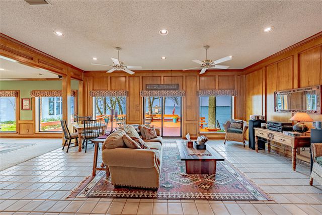 102 Brentwood Estates Drive, Trinidad, TX 75163