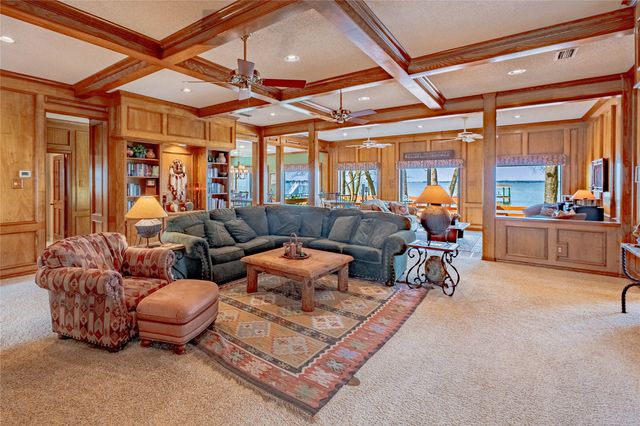 102 Brentwood Estates Drive, Trinidad, TX 75163