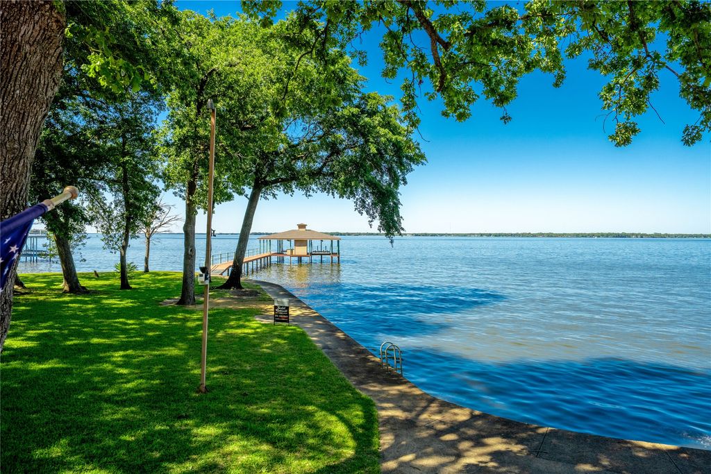 102 Brentwood Estates Drive, Trinidad, TX 75163