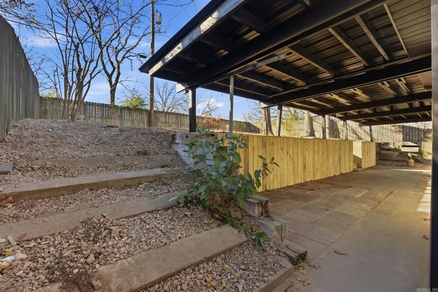 6315 Blackhawk Dr, North Little Rock, AR 72116