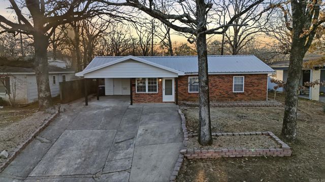 6315 Blackhawk Dr, North Little Rock, AR 72116